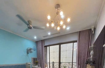 NHÀ TRUNG TÂM VỊ TRÍ VÀNG ĐƯỜNG LÁNG 84M2 MẶT TIỀN 6.2M X 3 TẦNG PHÙ HỢP Ở VÀ KINH DOANH