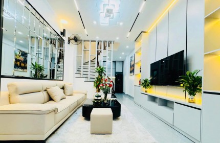 BÁN NHÀ LẠC LONG QUÂN 40M2 - GIÁ NHỈNH 6 TỶ - NGÕ THÔNG GẦN PHỐ - 20M Ô TÔ ĐỖ - LÔ GÓC