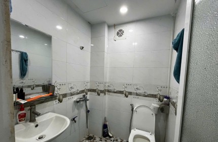 Bán nhà TT Hoàng Ngọc Phách, Ô TÔ, KINH DOANH, 32m2, 6m mặt tiền, hơn 2 tỷ