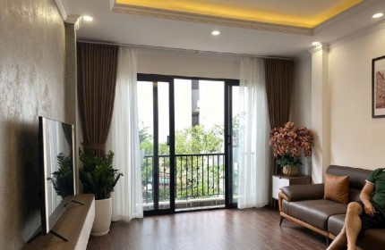 SIÊU HIẾM, SIÊU RẺ - Phố trạm - 53m, 6 PN, ô tô ngủ trong nhà , Ngõ Thông, Nhỉnh 9 tỷ , gần Aeon Long Bien