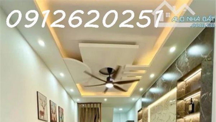 Bán nhà mới phố Hồng mai quận Hai Bà Trưng 25m2 4 tầng giá nhỉnh 5 tỷ