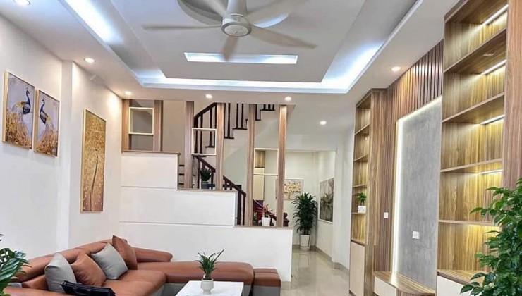 Căn góc Ngọc Thuỵ, Long Biên 40m2*mt 3.8m nhà đẹp ở ngay giá chỉ 6.2 tỷ