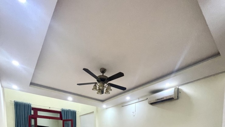 CHỈ 4.65 TỶ, 76M2 NHÀ 2 TẦNG NGANG 4.7 NỞ HẬU 8M DÀI 15M, NHÀ MỚI Ở NGAY, CÁCH PHẠM VĂN ĐỒNG 50M.