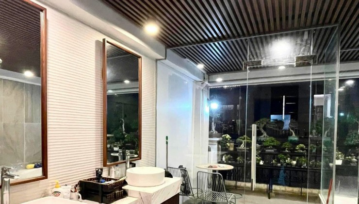 Mặt Phố Lò Đúc Mặt Tiền 6.1M 5 Tầng 30M2 18 Tỷ . Vỉa Hè Rộng Sát Hoàn Kiếm