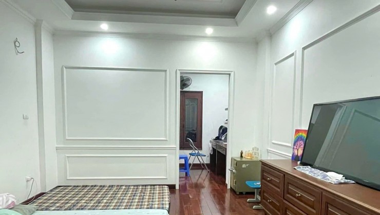 Mặt Phố Lò Đúc Mặt Tiền 6.1M 5 Tầng 30M2 18 Tỷ . Vỉa Hè Rộng Sát Hoàn Kiếm