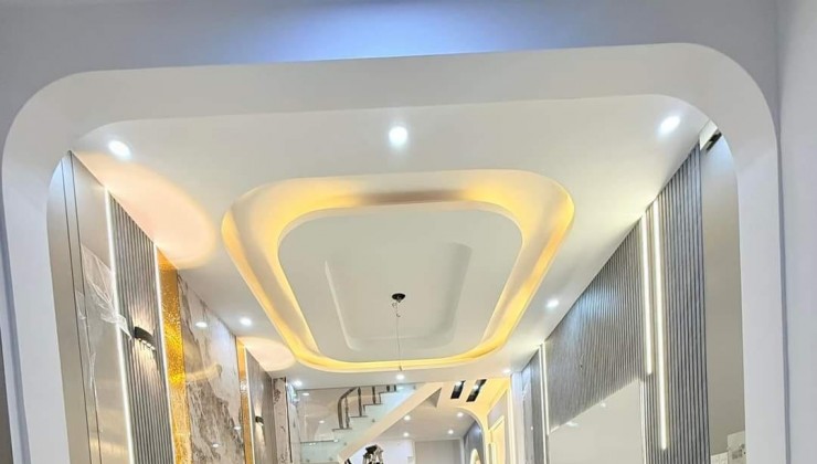 Bán lô đất ở 100% DT 26,70 x16.70m tổng 463 m2 đất ở hẻm trước nhà 11 m giá 20.5 tỷ