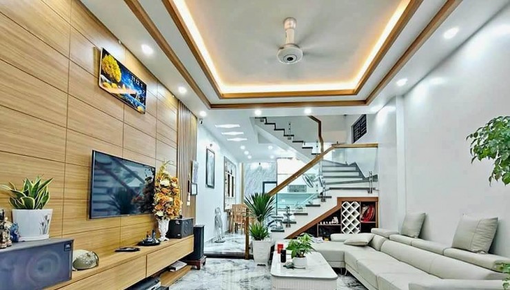 Phân lô Lý Sơn,Long Biên 42m2 x mt 4m gần KĐT Khai Sơn,ngõ thông ô tô giá nhỉnh 6 tỷ