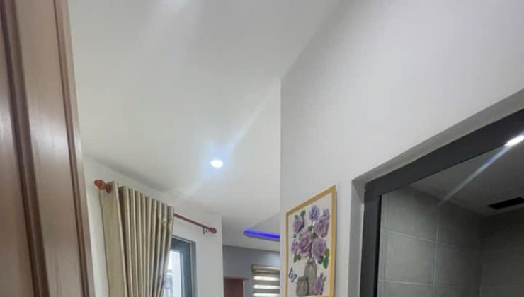 Nhà 3 tầng Lê Văn Thịnh, HXH, 78m2 , 4 PN , Hoàn công