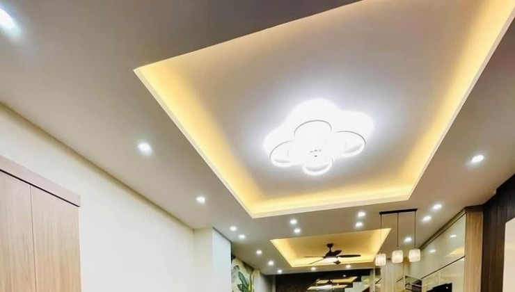 Nhà Nguyễn Duy Trinh, HXH, 80m2 ,3 tầng, 4 PN , Hoàn công