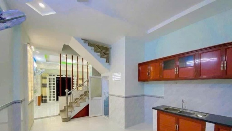 Nhà Bạch Đằng, P.24,50m2, 2 tầng , 3 PN , ngang 3.5m, Sổ đẹp