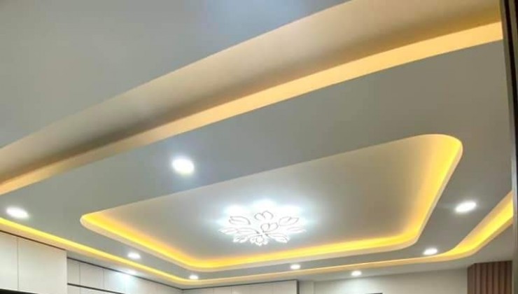 BÁN NHANH BIỆT THỰ 3 TẦNG MÁI THÁI 80M2, 6X16 CHỈ 5.5 TỶ TL. TIẾT KẾ SANG TRỌNG, MẶT TIỀN NHÁNH THỚI TAM THÔN, GẦN CHỢ HÓC MÔN.