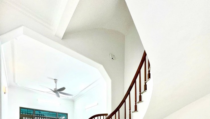 Bán Nhà Phố Tam Trinh, Hoàng Mai, 60m2, 5 Tầng, MT 5m, Ngõ Rộng, ÔTô Vài Bước,Nhỉnh 8 Tỷ.