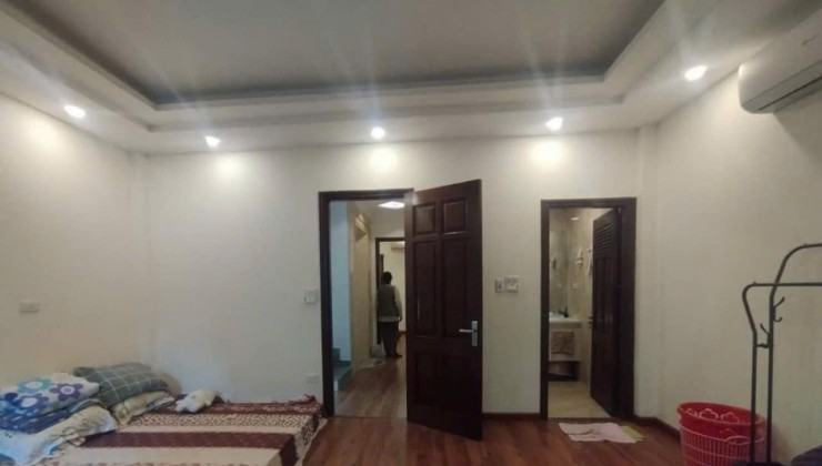 Siêu Vip tòa nhà 5 tầng 102m2 Mặt Phố Hàng Bún. Giá Thỏa Thuận.