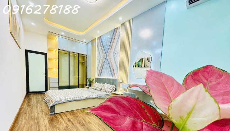 Trung tâm quận Đống Đa_nhà mới ở ngay 30m2*4 tầng_sổ đỏ nở hậu_50m ra phố Khâm Thiên_chỉ 6.5 tỷ