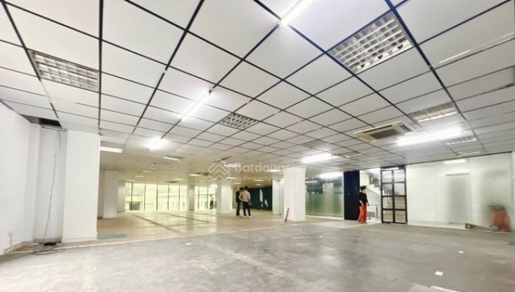 Bán nhà phố Láng Hạ - 135m x 7m - Lô Góc 3 Thoáng Kinh doanh - Vỉa hè - Ô Tô Dừng Đỗ