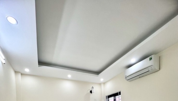 Bán nhà Bồ Đề , Nhà Đẹp , Ô tô Đỗ Cửa , 76m2 , mt4,8 , 13,2 tỷ