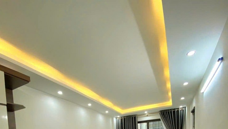 Chính chủ cần bán nhà mặt ngõ đường  Nguyễn Văn Cừ, Long Biên, 31m2, giá 5,48 tỷ, nhà 5 tầng, 0902318197