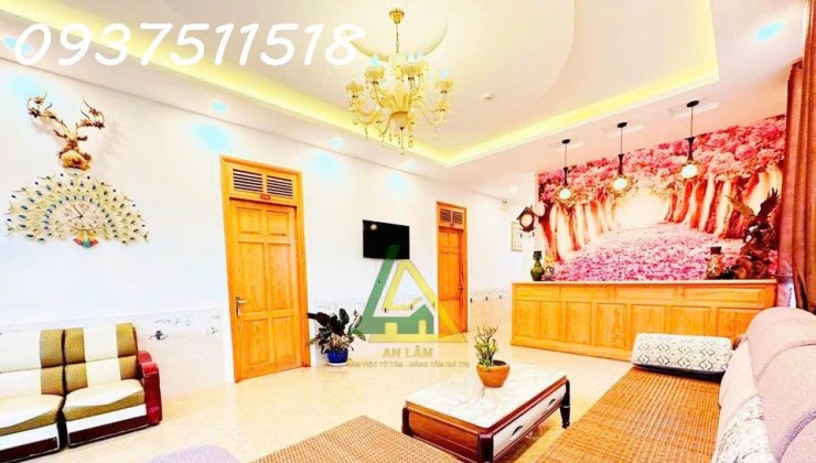 Cho thuê villa 13 phòng ngủ đường Hoàng Văn Thụ p5 giá 40tr