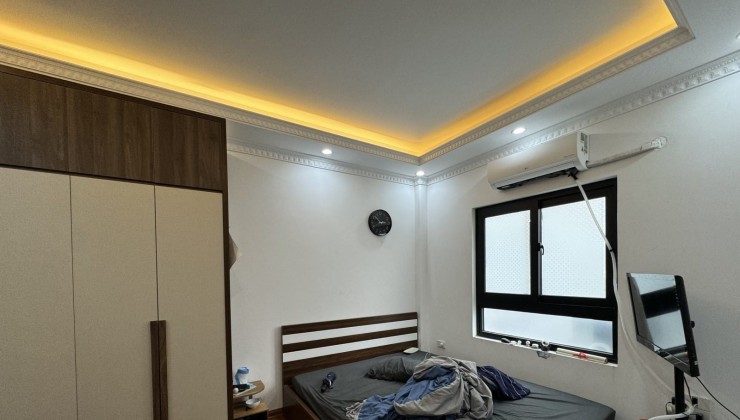 Bán Nhà đẹp, đường Hoàng Như Tiếp, Long Biên,  DT 32m2, 5 tầng giá 5.99 tỷ. 0902318197