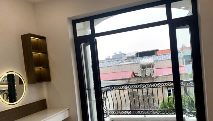 Căn nhà xinh xắn 35m2 5 tầng tại Hoàng Mai, Hai bà Trưng,  giá chỉ 5,85 tỷ đồng