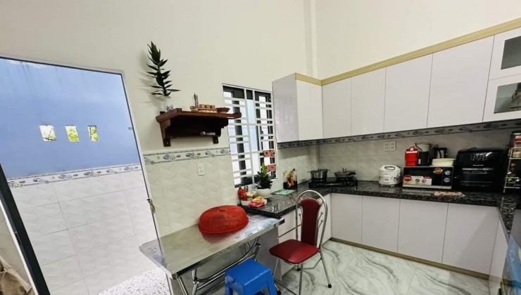 VỀ BẮC CẦN BÁN NHÀ ĐẸP NGAY HOÀNG HỮU NAM, GẦN NGÃ 3 MỸ THÀNH - NHÀ 2 TẦNG MỚI ĐẸP 65M2 4X16 NỞ HẬU - GIÁ CHỈ HƠN 4 TỶ LH 0911242789