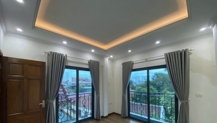 Bán Nhà Đại Học Đại Nam - 44m2,5 tầng - 5m ra ô tô . lh: 0964577405