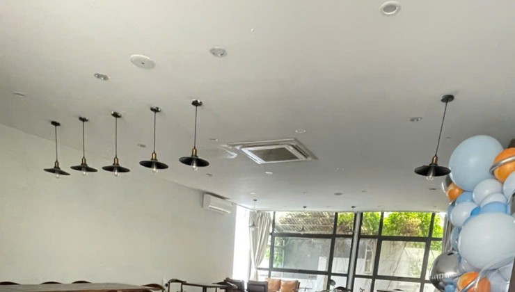 Sang nhượng Quán  Cafe Tô Hiệu -CG- dt40m2 - thuê 9 tr , giá nhượng 210 tr toàn bộ đồ và tiền cọc nhà