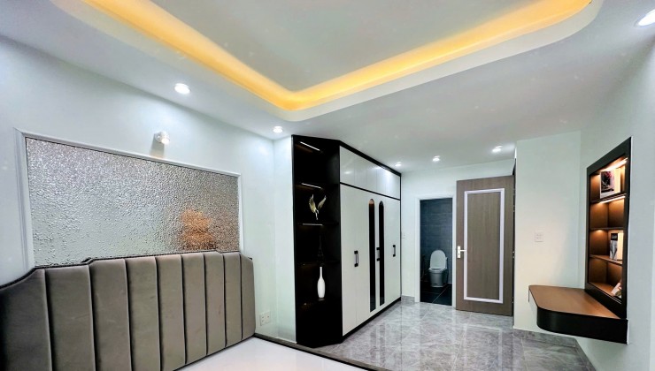 Bán nhà hẻm VIP 247A/ Huỳnh Văn Bánh- PHÚ NHUẬN Cách chỗ đậu xe hơi 1 căn