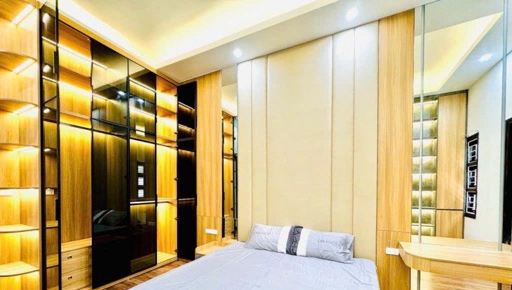 SIÊU HIẾM NHÀ NGÕ 95 CHÙA BỘC, HÀNG XÓM THÂN THIỆN, Ở VIP, 43M, 9.2 TỶ.