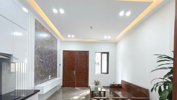 Nguyễn Văn Linh Long Biên, DT30m2, 5 tầng, Mt3.6m, giá 4,95ty