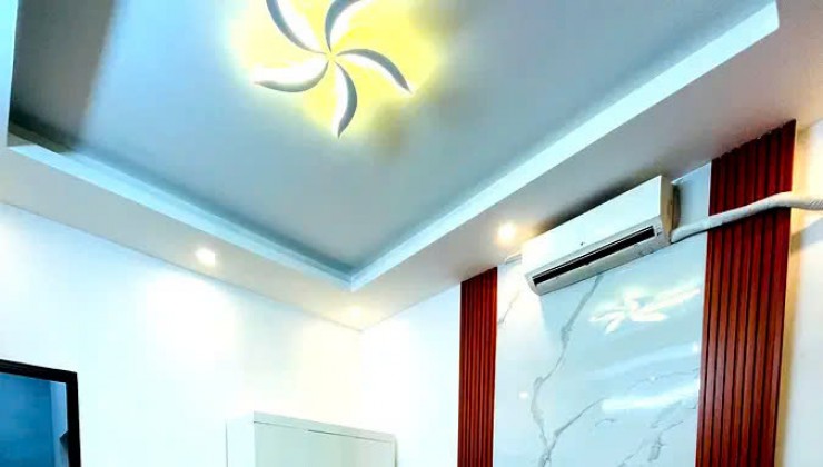 BÁN NHÀ TÂY SƠN, ĐỐNG ĐA. 25M2 5 TẦNG MT 3.1M- GIÁ 4,68 TỶ- HOT - HIẾM - SỔ ĐỎ RIÊNG BIỆT- ĐẸP Ở LUÔN - FULL NỘI THẤT