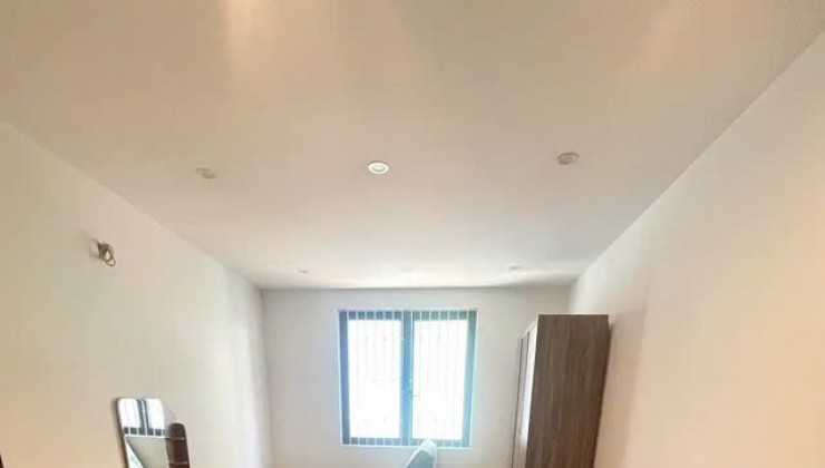 NHÀ MỚI - ĐẸP- Ở LUÔN PHỐ NGUYỄN SƠN, 30M2, 5 TẦNG, 6 TỶ.Ô TÔ ĐỖ CỬA- KINH DOANH, LONG BIÊN- HÀ NỘI.