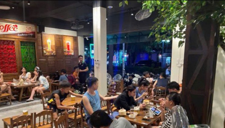 SANG NHƯỢNG QUÁN CAFE NGUYỄN THƯƠNG HIỆU 10 NĂM TẠI HOÀNG MAI, HÀ NỘI