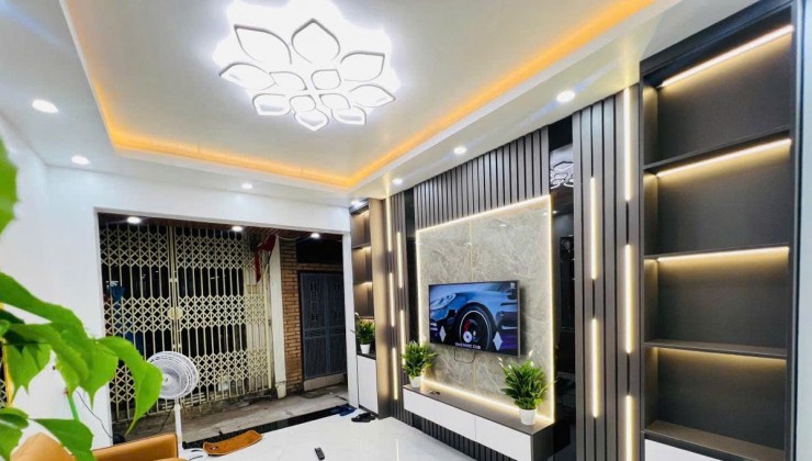 HẠ GIÁ SỐC -TRUNG TÂM Q.HAI BÀ TRƯNG- CHỈ 5 TỶ CÓ NGAY NHÀ 42M X 5 TẦNG