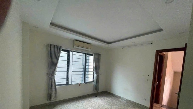 Nhà riêng Lê Hồng Phong Hà Đông 50m2,xây 4 tầng,MT5.6m giá 7 Tỷ