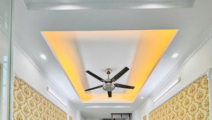 Ngũ Nhạc Hoàng Mai nhà đẹp ở ngay 30m2 4.5 tỷ cực gần phố.