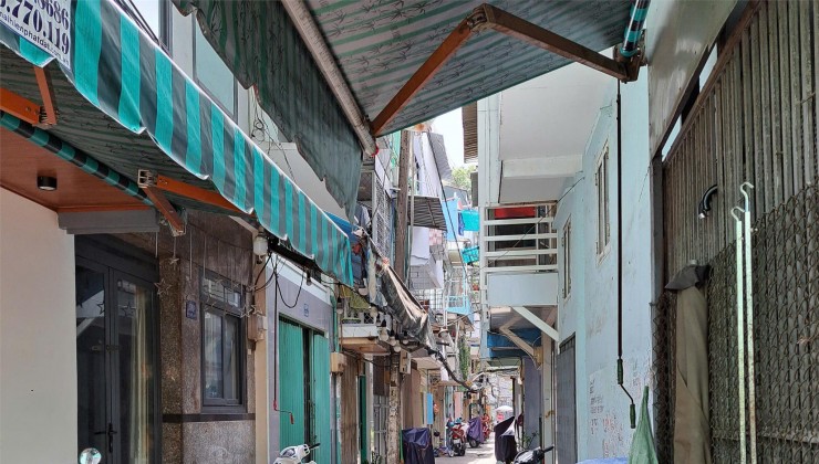 NHÀ ĐẸP QUẬN 10 - HOÀN CÔNG ĐỦ - DTSD 40M2 - HẺM BA GÁC - KHU DÂN TRÍ CAO NHỈNH 3 TỶ