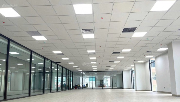 Cho Thuê Văn Phòng 120m2 Mặt Phố Đội Cấn, Ba Đình - 26 Triệu/Tháng. Có chỗ để Ô TÔ