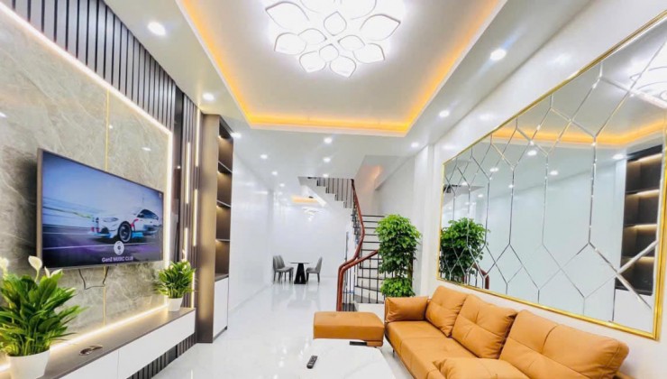 Bán nhà phố trương Định, Hai Bà Trưng. 42 M2 FULL nội thất giá 5.25 tỷ.