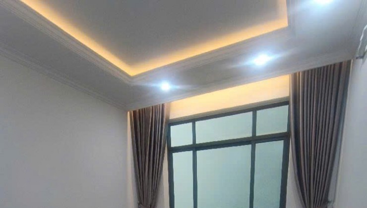 Nhà vị trí đẹp Đống Đa 50m2 x 4 tầng, mặt tiền đẹp - Ô tô gần