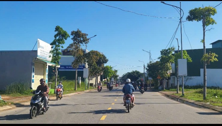 BÁN GẤP LÔ ĐẤT CHÍNH CHỦ TẠI NGHĨA ĐIỀN, TƯ NGHĨA, QUẢNG NGÃI