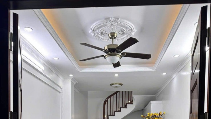 Bán nhà riềng phố Hoàng hoa thám 35m2, x 5 tầng mt 3,6m nhà đẹp sổ đẹp 6.8 tỷ