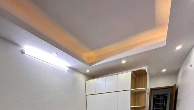 Bán nhà riềng phố Hoàng hoa thám 35m2, x 5 tầng mt 3,6m nhà đẹp sổ đẹp 6.8 tỷ