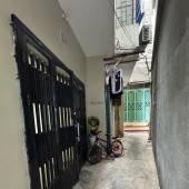 Nhà 20 m2, 3 tầng Hồng Mai, Hai bà Trưng, giá dưới 3 tỷ. 0902318197.