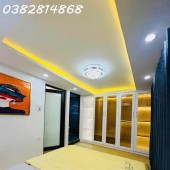 VĂN CHƯƠNG 1 -ĐỐNG ĐA-THANG MÁY-DT:30M2- 5,5 TẦNG -MẶT TIỀN 4,5M -GIÁ 8XTY--OTO CHẠY VÒNG QUANH NHÀ ĐỖ CỬA