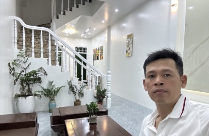 chính chủ bán gấp nhà tại Tương Mai Hoàng Mai 110m2 2 tầng 5m mặt tiền hơn 7 tỷ kinh doanh sầm uất.