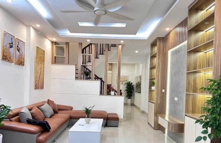 Căn góc Ngọc Thuỵ, Long Biên 40m2*mt 3.8m nhà đẹp ở ngay giá chỉ 6.2 tỷ