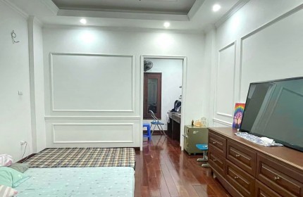 Mặt Phố Lò Đúc Mặt Tiền 6.1M 5 Tầng 30M2 18 Tỷ . Vỉa Hè Rộng Sát Hoàn Kiếm