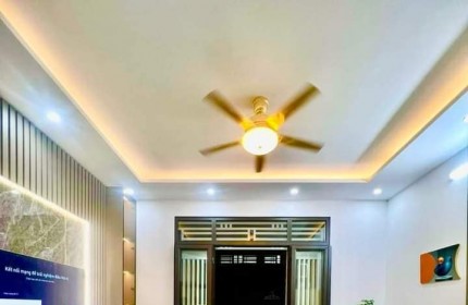 Nhà Thích Quảng Đức,P.6, 39m2,ngang 3.4m, 4 tầng, HXH thông