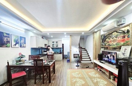 Bán nhà xây đẹp 5 tầng, dt40m2 ở ngay